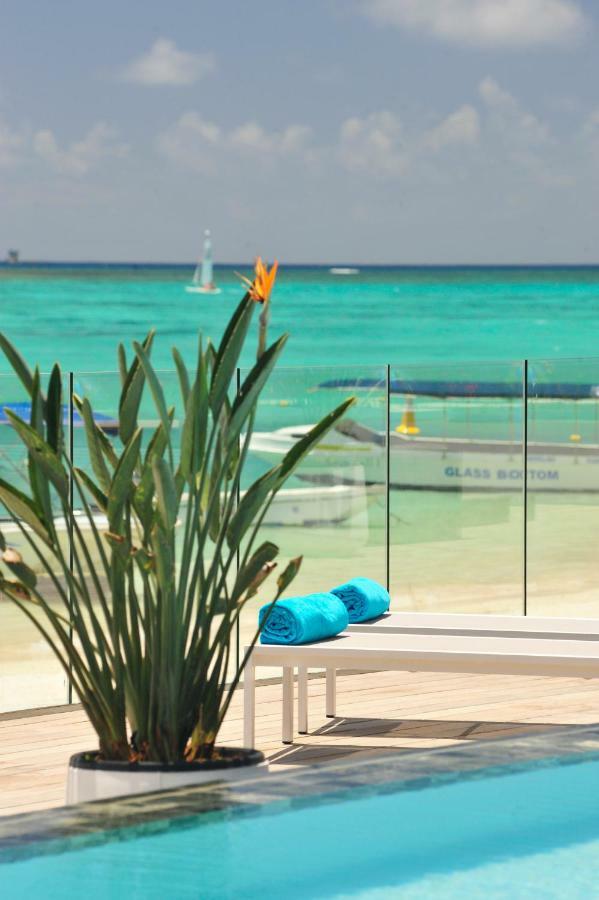 Obiches Luxury Beachfront Apartment Trou-Aux-Biches Exterior foto