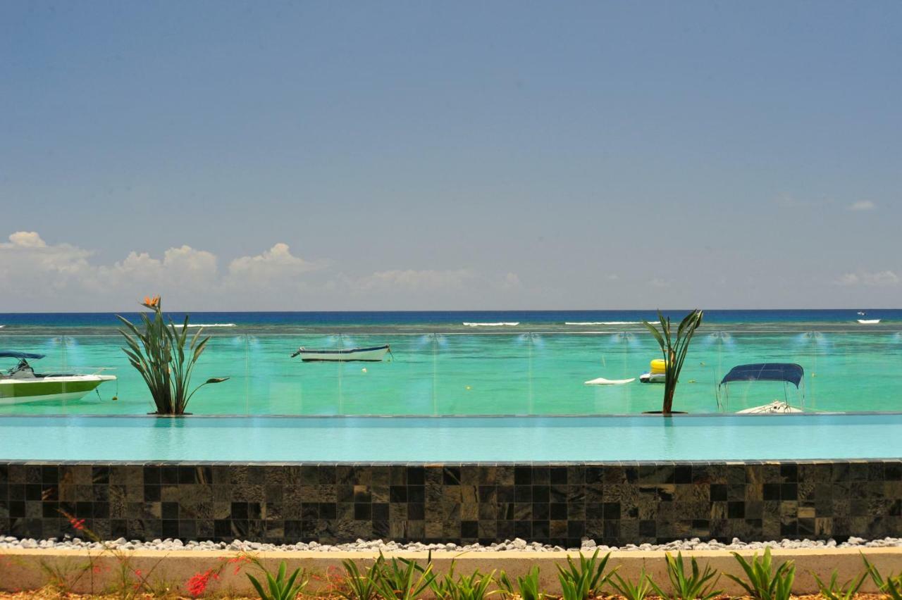 Obiches Luxury Beachfront Apartment Trou-Aux-Biches Exterior foto