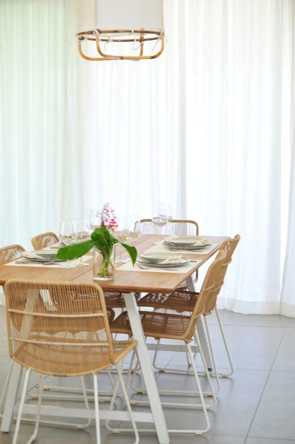 Obiches Luxury Beachfront Apartment Trou-Aux-Biches Exterior foto