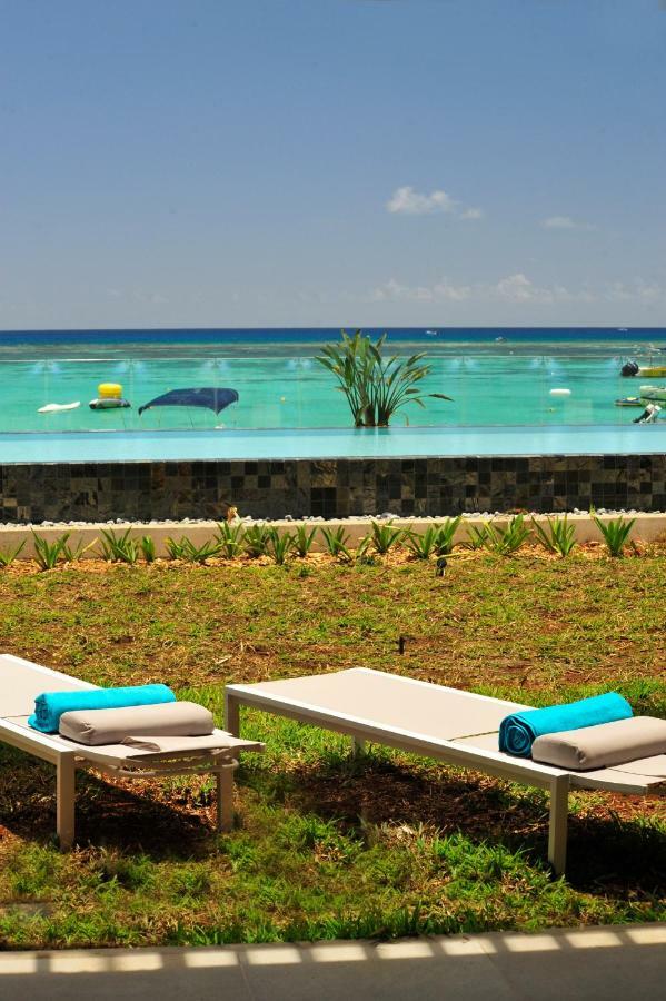 Obiches Luxury Beachfront Apartment Trou-Aux-Biches Exterior foto