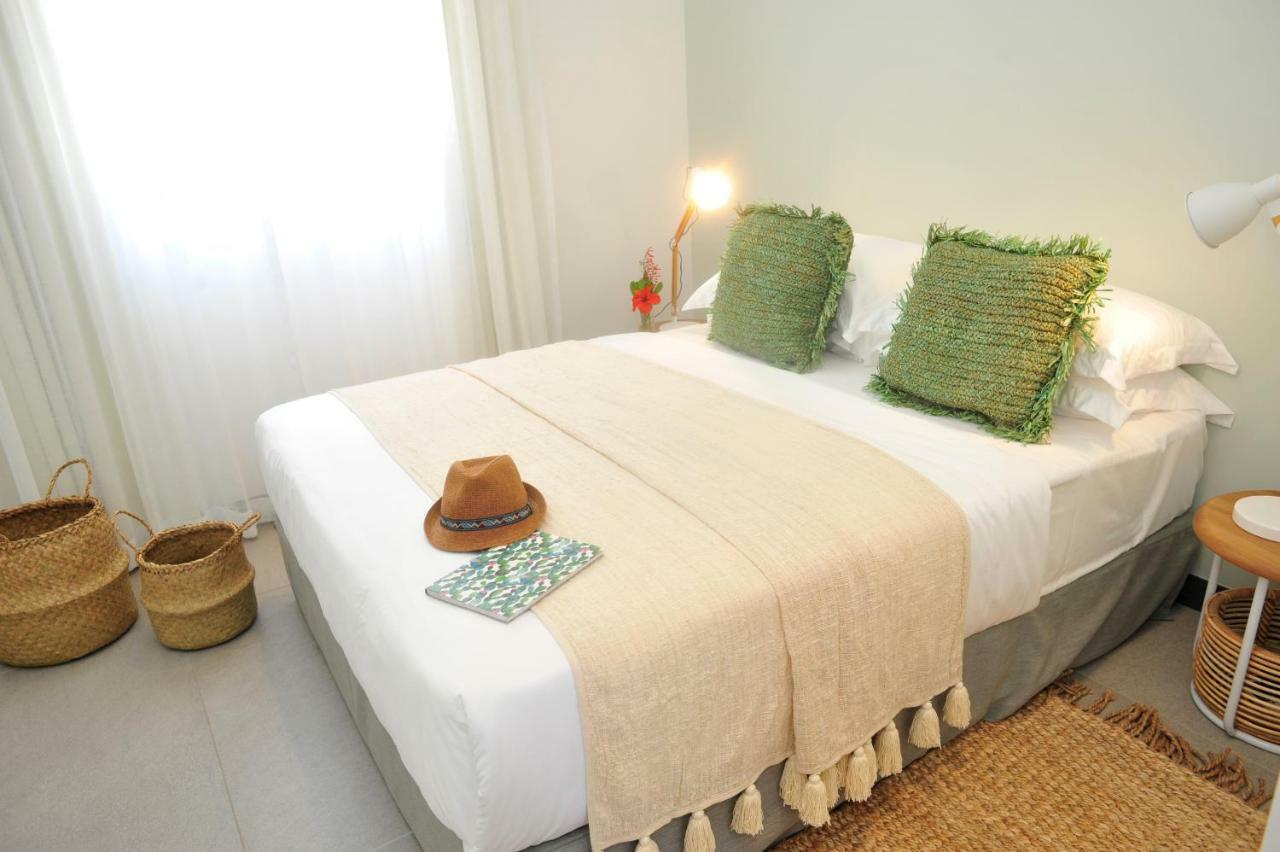 Obiches Luxury Beachfront Apartment Trou-Aux-Biches Exterior foto
