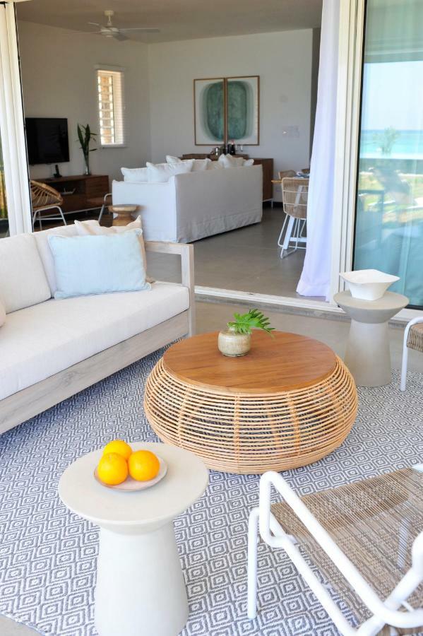 Obiches Luxury Beachfront Apartment Trou-Aux-Biches Exterior foto