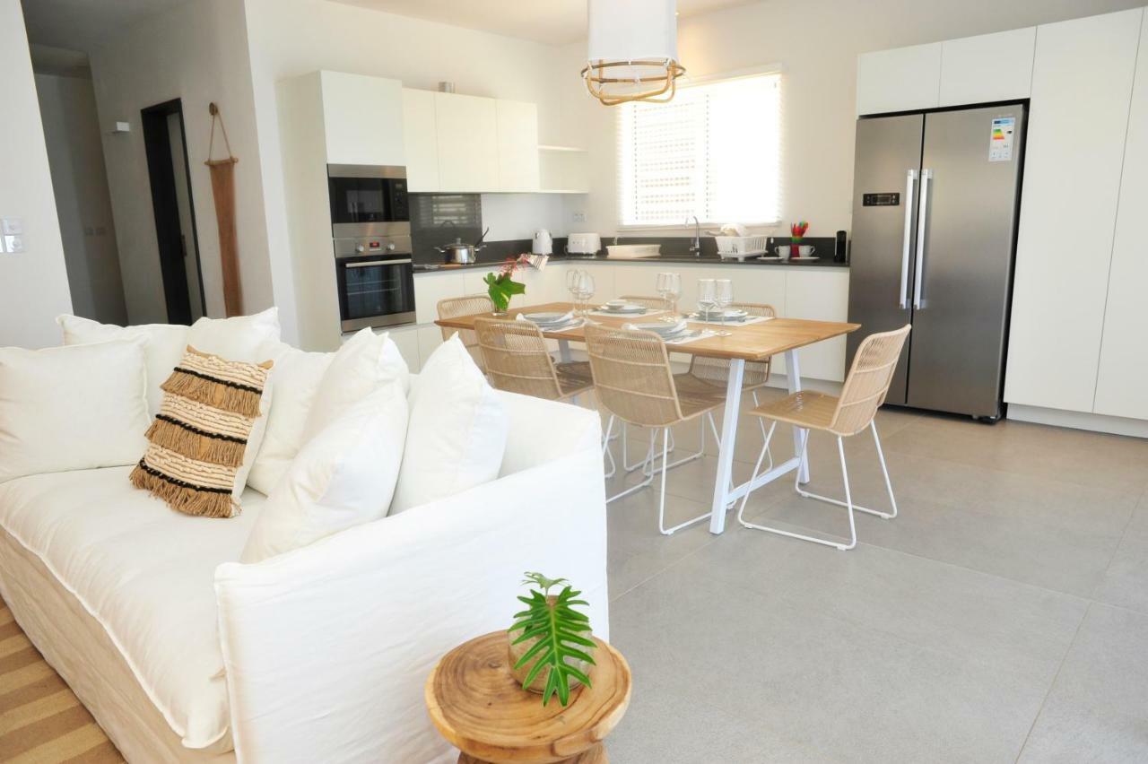 Obiches Luxury Beachfront Apartment Trou-Aux-Biches Exterior foto