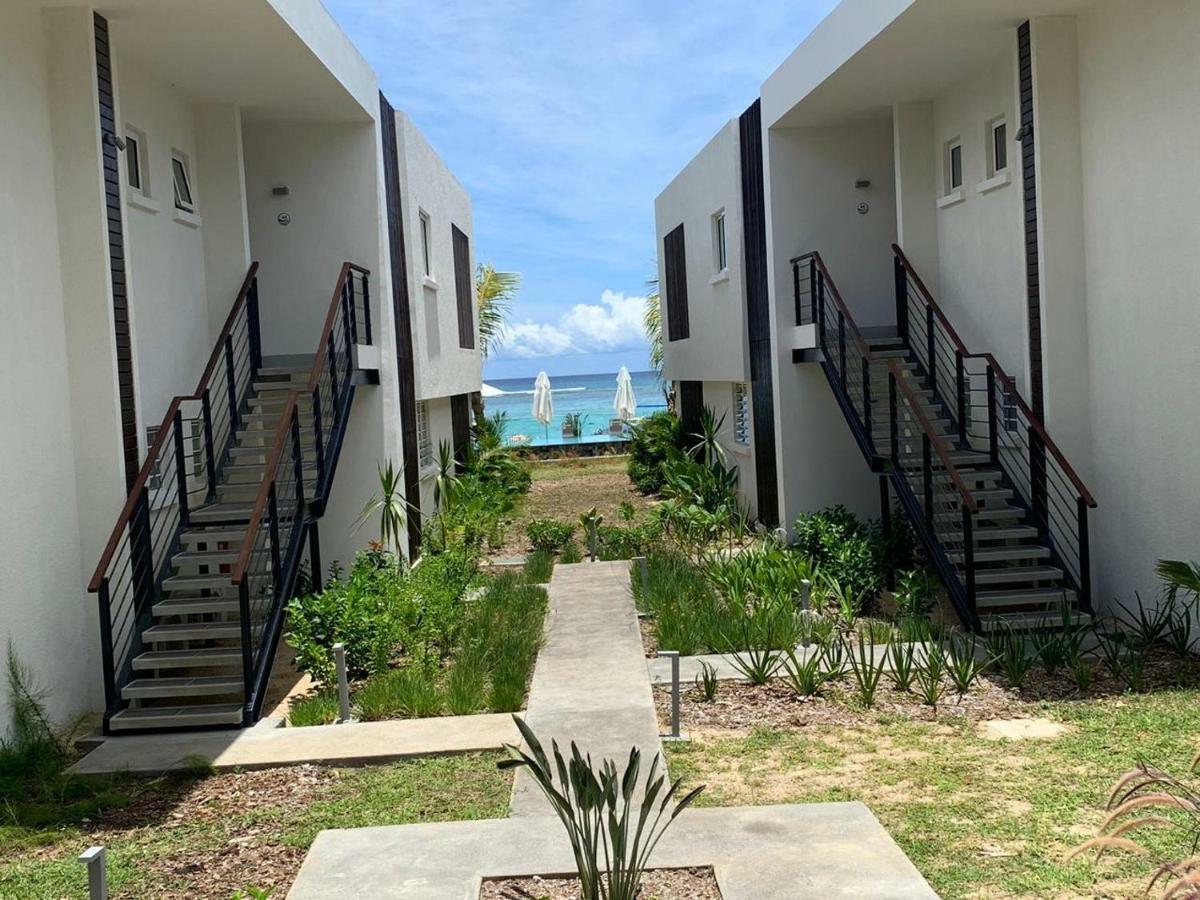 Obiches Luxury Beachfront Apartment Trou-Aux-Biches Exterior foto