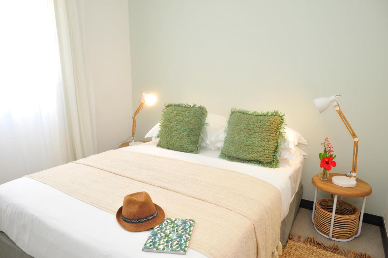 Obiches Luxury Beachfront Apartment Trou-Aux-Biches Exterior foto